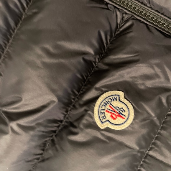 MONCLER VEST - Picture 10 of 10